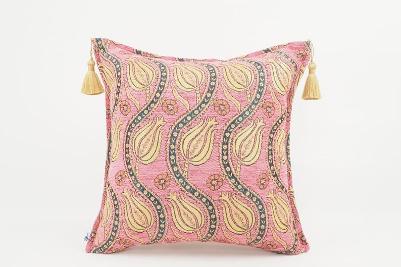 Turkish Velvet Pillow Cover – Pale Pink Tulip Pattern – 18x18 inches