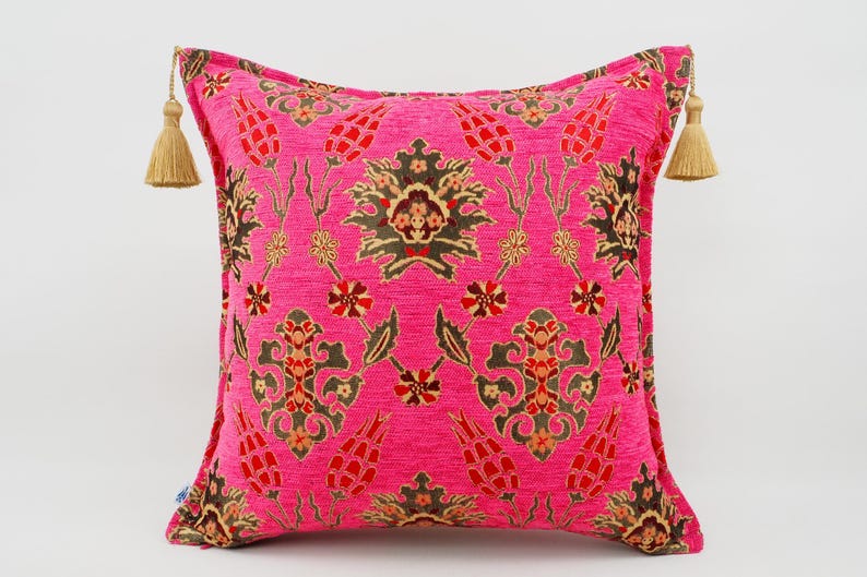 Ottoman Style Velvet Pillow Cover – Mazenda Pink Tulip Pattern – 18x18 Inches – Handmade in Turkey